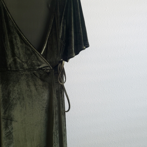 Baltic Born Emerald Green Velvet Wrap Maxi Dress - Picture 5 of 9
